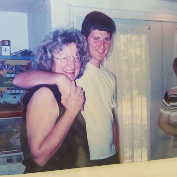 Meet your Posher, Vicki - Picture 1 of 1